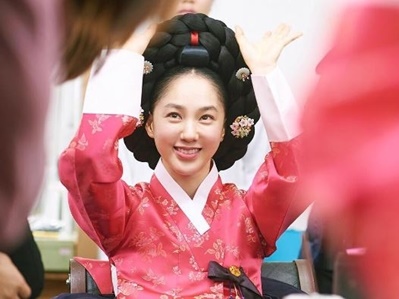 【写真】「本当に40代!?」時代劇『オクニョ』の悪女チョン・ナンジョン役パク・チュミの美しき秘蔵写真