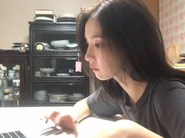 女優シン・セギョンがユーチューバーに。飾らない日常を公開