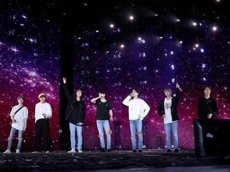 BTS（防弾少年団）、スタジアムツアーが初日から大盛況。各国で公演スケジュールに合わせたテレビ出演も