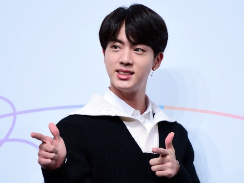30歳の誕生日迎えたBTS・JIN、メンバー＆ARMYからの愛が止まらない！「我らが長男、愛してる」【PHOTO】