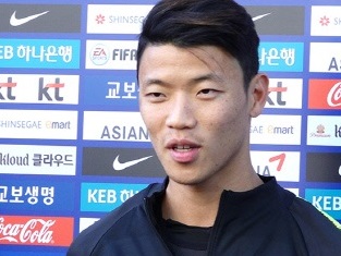 南野とのコンビが話題のファン・ヒチャンがリバプール戦“秘話”明かす「クロップ監督が…」
