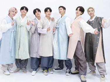 BTSがステキな韓服姿でARMYたちに挨拶「幸せな名節をお送りください」