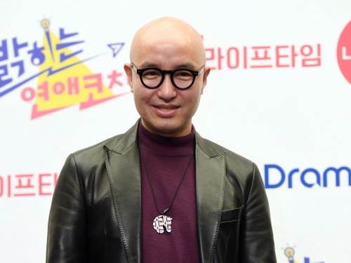 過度ないたずら、金銭要求も…『梨泰院クラス』にも出演したホン・ソクチョン、SNSでのDM相談中止