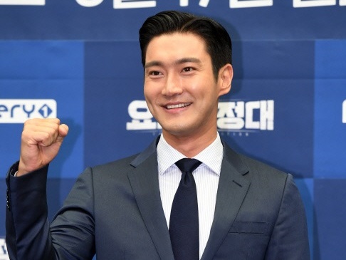 SUPER JUNIORシウォン、コロナ感染で“MAMA”不参加を発表「他のメンバーも検査中」【全文】