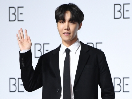 BTS・J-HOPE「スランプに陥った。恥ずかしかった」VOGUEで特別カット&インタビュー【PHOTO】