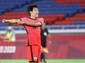 サッカーでゴール後に“野球パフォーマンス”をしたワケ、韓国代表MFイ・ガンインの交流とは？