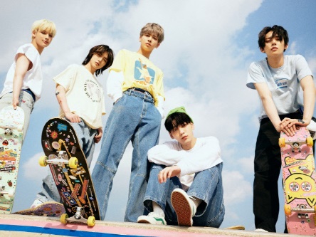 TXTやASTRO、Stray Kidsまで…夏の有力K-POPボーイズグループのカムバック続く、勝者は誰？