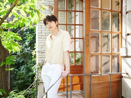SUPER JUNIORキュヒョン、柔らかな歌声が響くカバー曲『Stary Night』リリース決定！