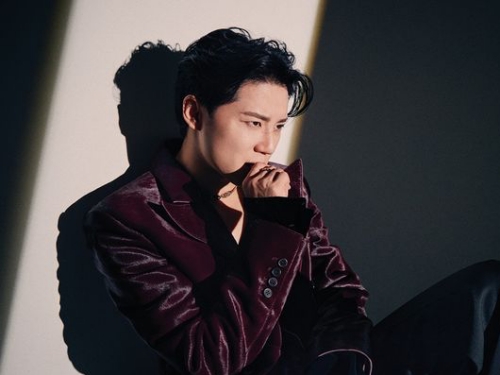 ジュンス、雑誌インタビューで現在出演中のミュージカル『エクスカリバー』について語る【PHOTO】