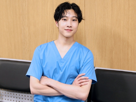 『賢い医師生活2』でシン・ヒョンビンに片想いした新人俳優、IUのMVに出演決定！