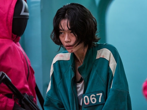 【写真】細すぎてずり落ちる…『イカゲーム』女優の“激ヤセ姿”に心配の声続々