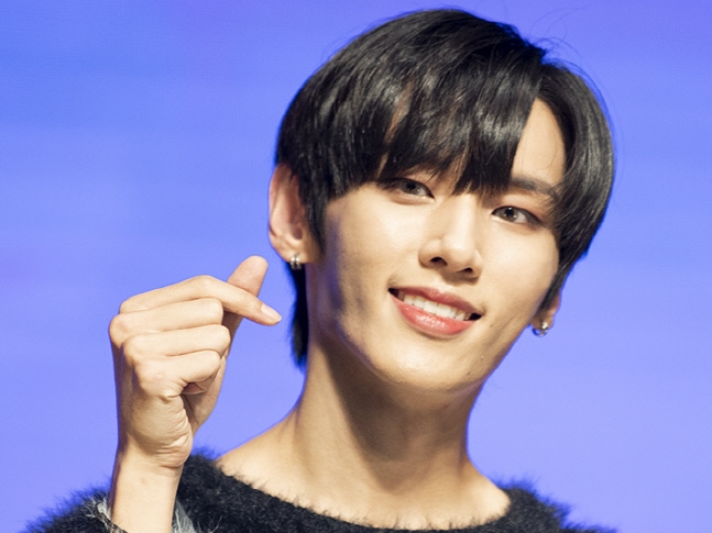 注目の日韓新グループ「NIK」、デビューショーケースでリーダーのゴンミンが伝えた言葉とは？