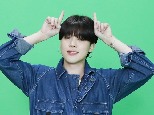 BTSのJIMIN、全力で“あざと可愛い”ポーズ！事務所が投稿したオフショットにファン熱狂「大好き」【PHOTO】