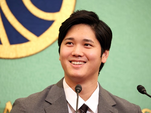大谷翔平、韓国で「完璧な選手」と絶賛！来季も“二刀流”の活躍が期待されているワケ