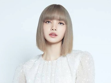 【公式発表全文】BLACKPINKリサ、コロナ完治で活動再開を発表