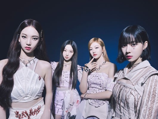 韓国女性グループaespa、男子校の式典訪問で“思わぬ被害”。「触ること以外は…」SNS投稿も物議