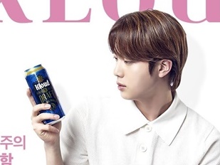 BTS・JINが缶ビールと見つめ合い？横顔でもわかる造形美に「泣きたくなるほどイケメン」の声【PHOTO】