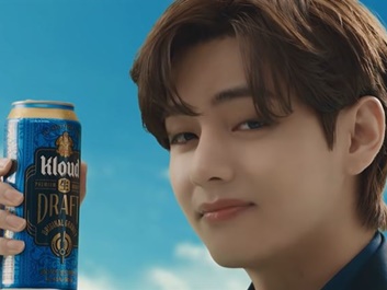 「Vの“生々しい”のどごし」BTSのビール広告でV個人動画が100万回再生を突破！