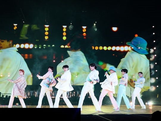 BTSなど人気グループを抱えるHYBEが事業多様化を加速…テーマパークから化粧品、飲料水まで？