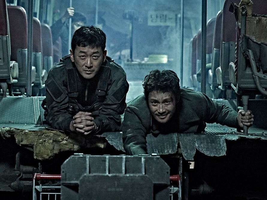 ハ・ジョンウとは「息ぴったり！」とイ・ビョンホン、『白頭山大噴火』の“大迫力”メイキング解禁