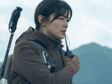 “離婚説”を吹き飛ばした女優ジョン・ジヒョン、5年ぶりの新ドラマのスチールで圧倒的な存在感