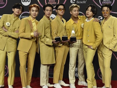 BTSがアメリカ授賞式で「アーティスト・オブ・ザ・イヤー」含む3冠！残すはグラミー賞だけ