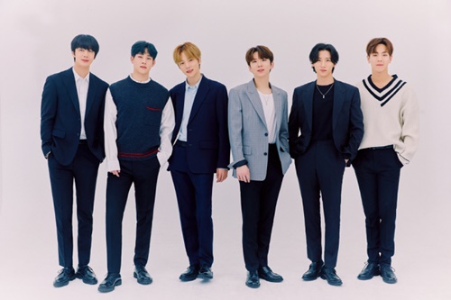 MONSTA X
