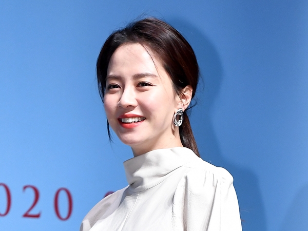 「スタイリングが残念」と評された『宮（クン）』女優、アンダーウェアに重ねた“大胆”ニット姿【PHOTO】