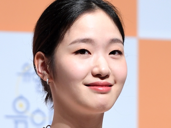 女優キム・ゴウン、“NO整形”で14年前から一重だった…黒歴史ではなく「宝箱」だった過去写真【PHOTO】