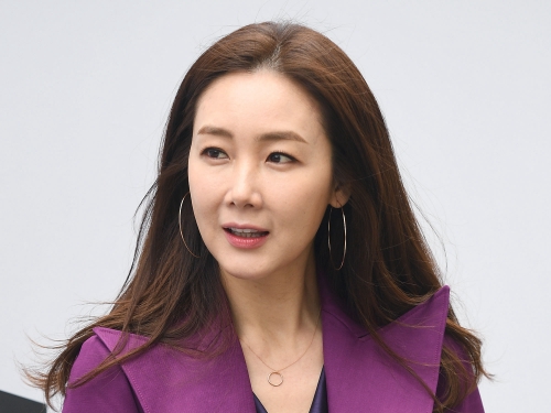 『冬ソナ』チェ・ジウが大阪・御堂筋に出没!? 色褪せない美貌に「女神が日本に…」の声【PHOTO】