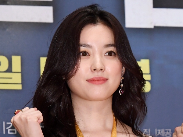 『トンイ』女優ハン・ヒョジュ、ロングヘアをばっさり！30cm近くカット“激変したショート姿”【PHOTO】