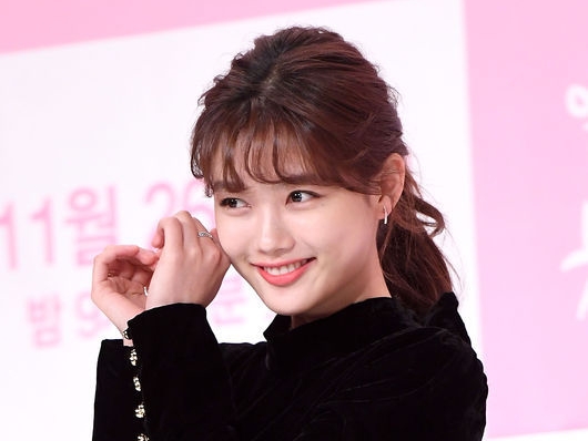 『トンイ』名子役キム・ユジョン、釜山の海でキャミソール姿の肩出しSHOT「まじもんの天使だ…」【PHOTO】