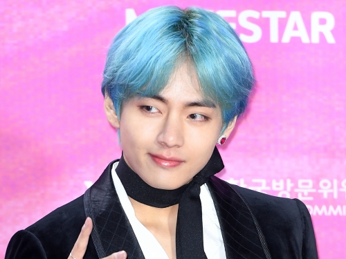 「これは永久保存版！」BTS・V、“私服コーデSHOT”大放出に歓喜の声【PHOTO】