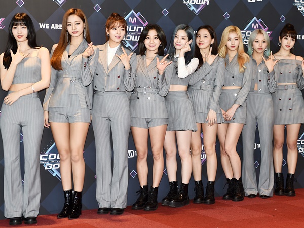TWICE、メンバー全員が再契約を完了！解散もメンバー脱退もなく、K-POP代表グループの躍進続く