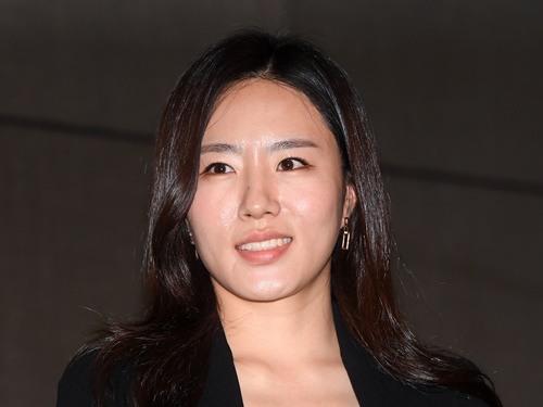 相変わらずの抜群スタイル！小平奈緒の親友イ・サンファのノースリーブSHOTに「健康的」と反響【PHOTO】