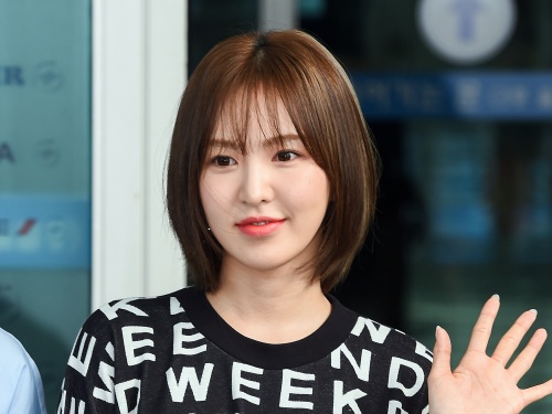 Red Velvetウェンディの“バサバサまつ毛”に注目！ファッション誌ビジュアルで見せたイメチェン姿【PHOTO】