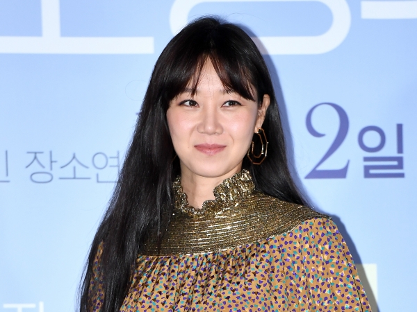 10歳下歌手と電撃婚発表したコン・ヒョジン、“幸せオーラ全開”の笑顔「こっちまでにやける」【PHOTO】