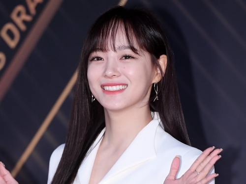 Netflix配信中の『社内お見合い』出演女優キム・セジョン、新型コロナ感染でファンミ延期へ【全文】