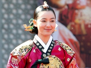 『トンイ』幸薄王妃役パク・ハソン、下着ハプニングを否定→爆笑【PHOTO】