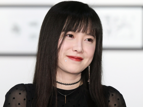 【写真】韓国版『花男』女優ク・ヘソン、赤のミニドレスから“超絶美脚”を大胆見せ「眼福すぎる光景」