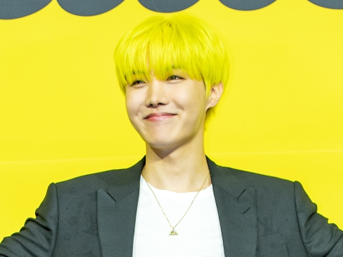 BTS・J-HOPE、キュートな“オン眉前髪”を披露！「赤ちゃんなホビも好き」と反響続々【PHOTO】