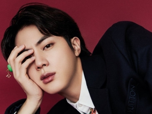 BTS・JIN「朝5時までゲームして14時に起きる」VOGUE特別カット&インタビュー【PHOTO】