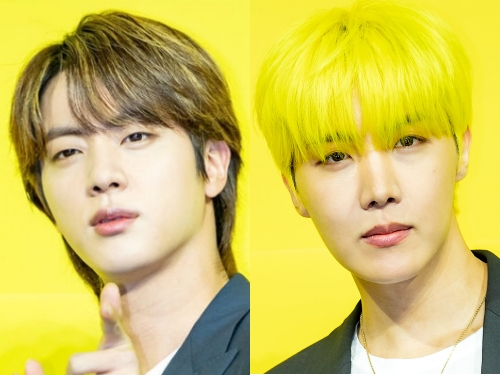 BTS・JIN、“キュートなピース姿”を公開！J-HOPEが即反応「一杯やる？」【PHOTO】