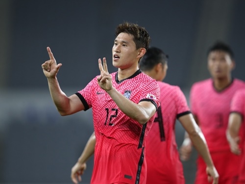 韓国五輪代表の“10番”が日本代表DFの同僚に？イ・ドンギョン、ドイツ2部シャルケに加入間近