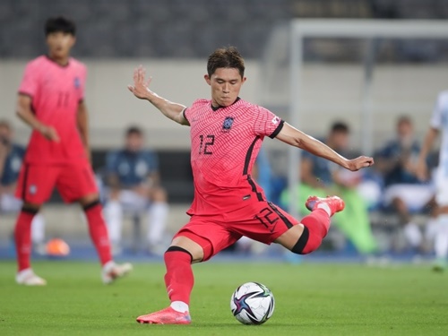 東京五輪での“握手拒否”から日本代表DF板倉滉のチームメイトに。イ・ドンギョン移籍の背景