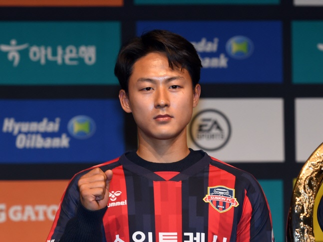 韓国復帰のバルセロナ下部組織出身イ・スンウに罰金25万円…Kリーグ開幕戦の判定に不満示す