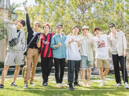 まさに2018年以来！EXO、デビュー11周年記念のファンミーティングで4年4カ月ぶりの“完全体”を披露