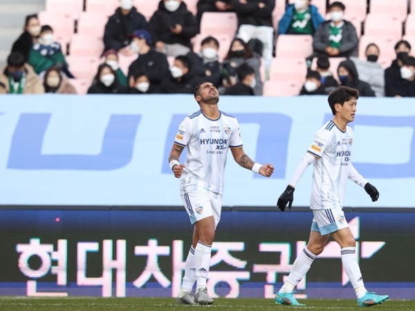 初の枠内シュートが韓国初ゴールに！元浦和レオナルド、中国での失敗経てKリーグで誓う“再起”