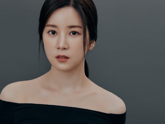 同級生を集団暴行したとの“いじめ疑惑”を払拭した韓国アイドル、ビューティー番組のMCに復帰