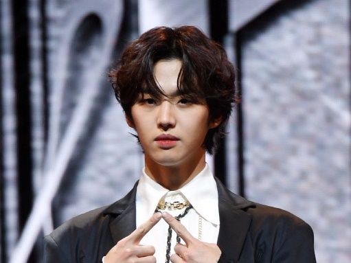 韓国男性アイドル、兵役中にパニック障害とうつ病の症状悪化で早期除隊に「治療との平行が不可能」